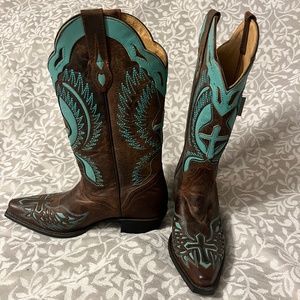 Brand New Justin Boots 8B